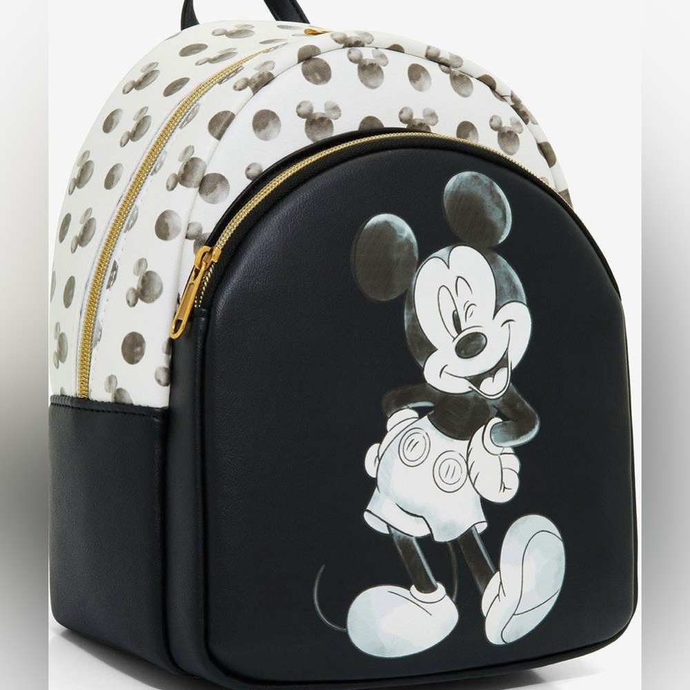 Loungefly Mini Backpack - Disney Mickey Mouse in a cute pose